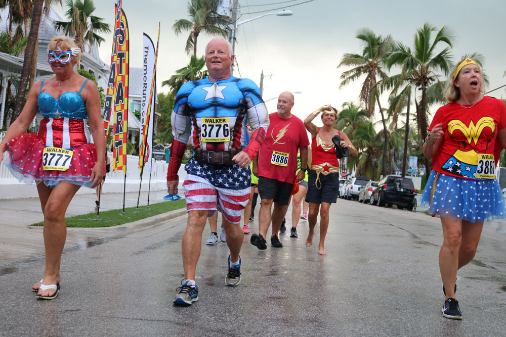 Heroes and Villains 5K 2017 photo - Duval Street, Key West